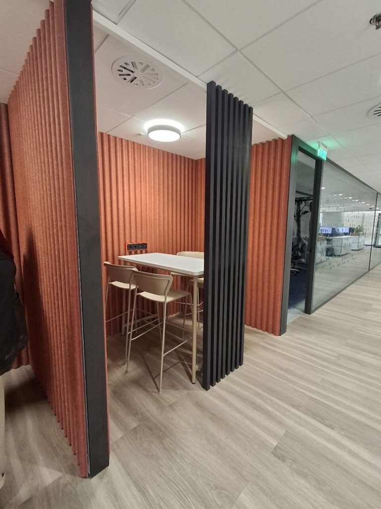 B6C4AF0360645EB8942CF174050BC751